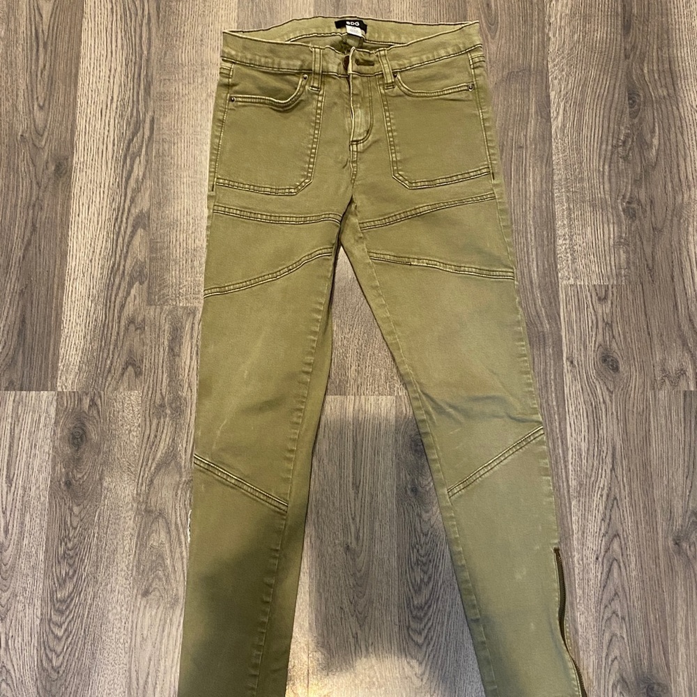 BDG SKINNY JEANS